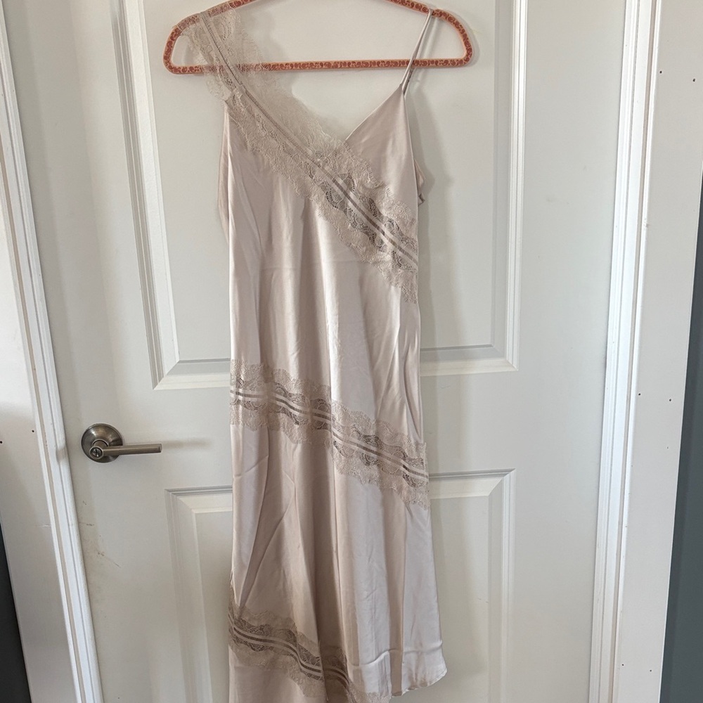 NWT House of Harlow 1960 Beige Lace Dress